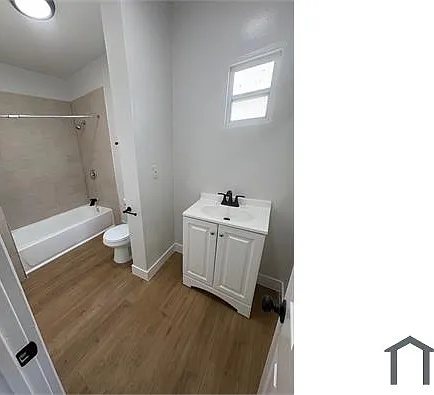 3809 1/2 Montclair St — Photo 9