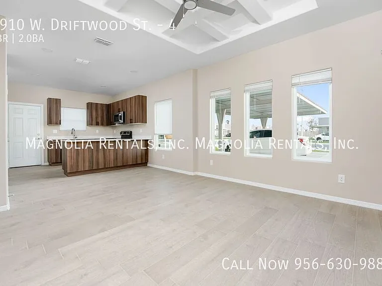 2910 W Driftwood St #4 — Photo 3