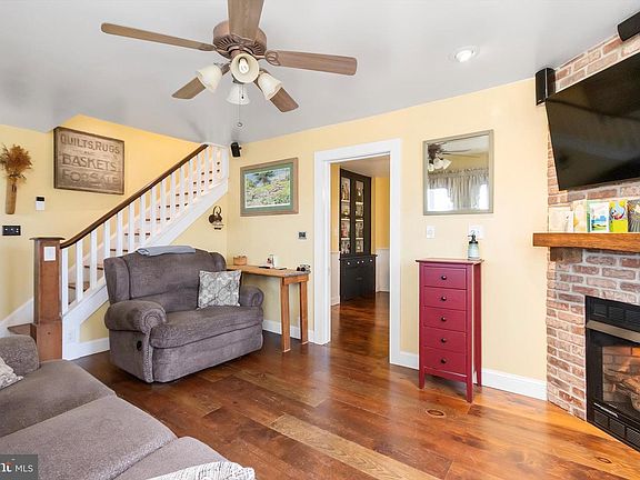 5th image of 11853 White Hall Rd