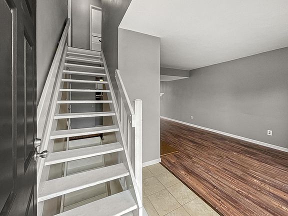 4th image of 4961 Singleton Dr