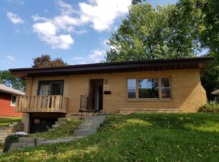 1840 Floraview Dr, Dubuque, IA 52001