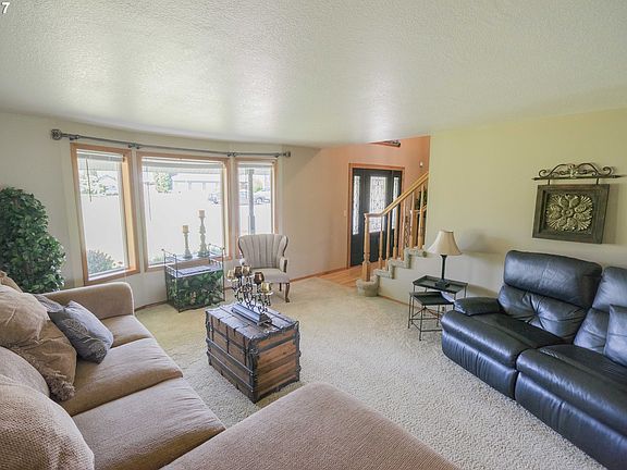 4th image of 2709 NE 168th Ave
