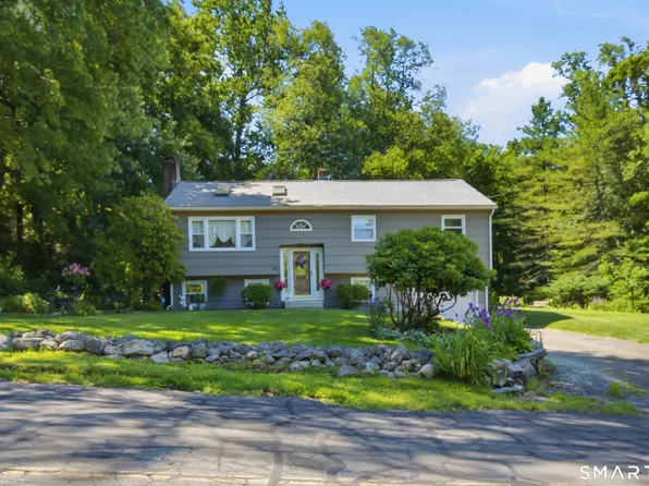 21 Upson Drive, Oxford, CT 06478