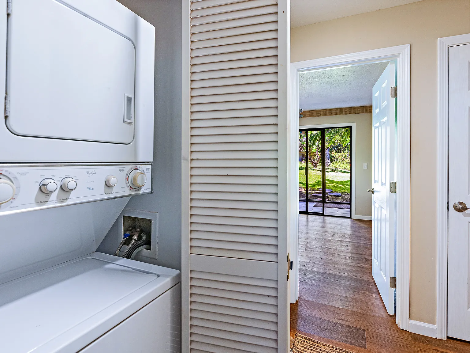 2 bed, 1122 sqft, $3,850 — Photo 2
