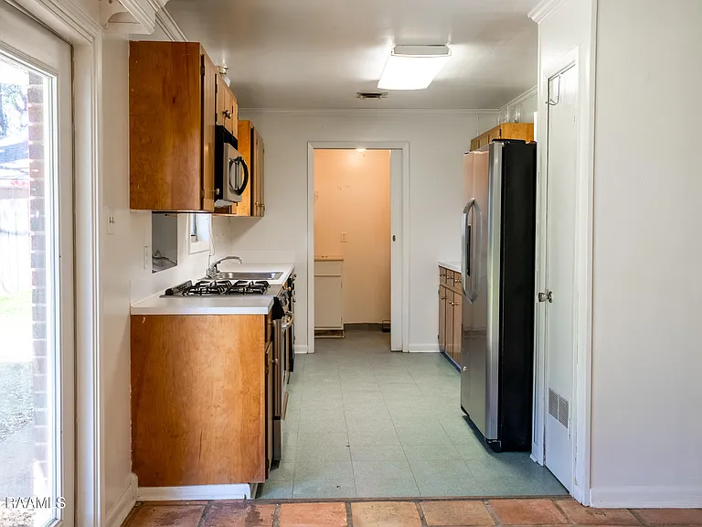 213 Birch Dr — Photo 6