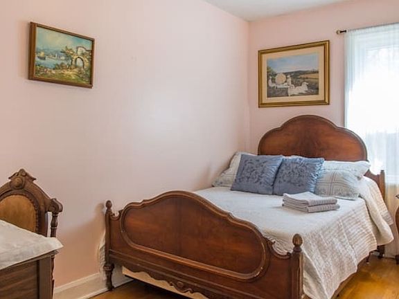 5th image of 307 Colvin Ave #3