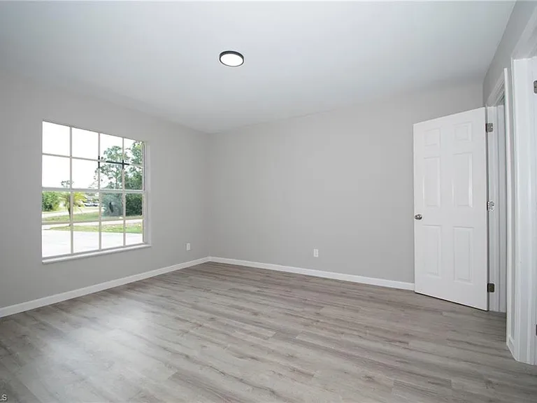 3016 Wallace Ave #3016 — Photo 8