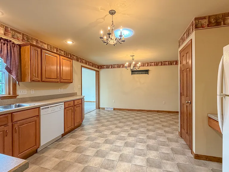 1387 Sheep Hill Rd — Photo 11