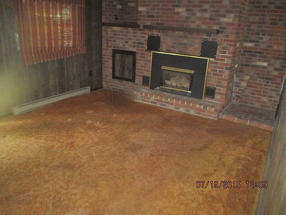 4th image of 212 Ferry Blvd