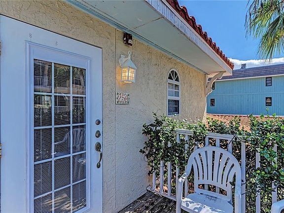 4th image of 1325 Gulf Dr N #256