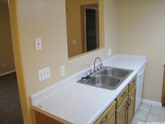 4th image of 1322 W 1480 N #102