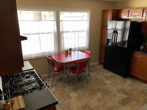 4th image of 1124 Ebeling Dr