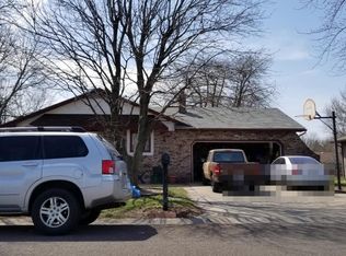 1617 Dexter Ave, Marshall, MO 65340