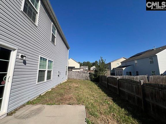 3rd image of 208 Birchfield Dr