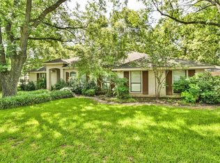 9017 N Longwood Dr, Granbury, TX 76049
