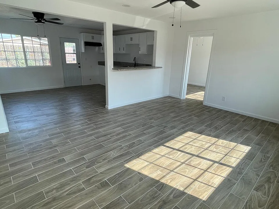 2318 Kern St