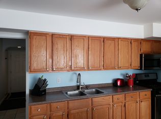 28034 Adler Dr, Warren, MI 48088