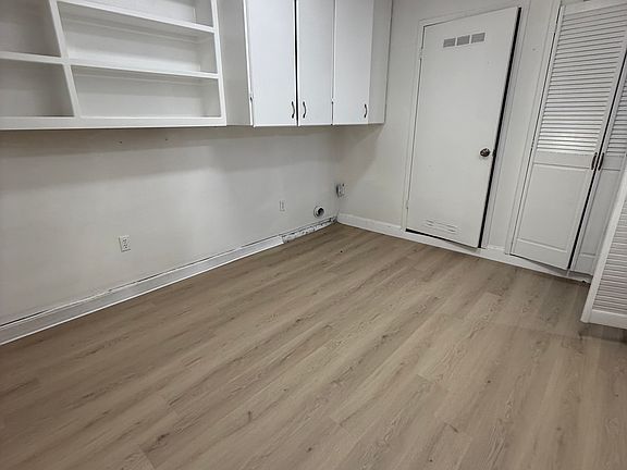 3rd image of 5721 Bowling Dr