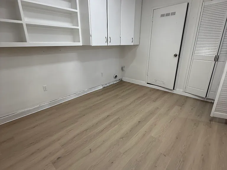 5721 Bowling Dr — Photo 3