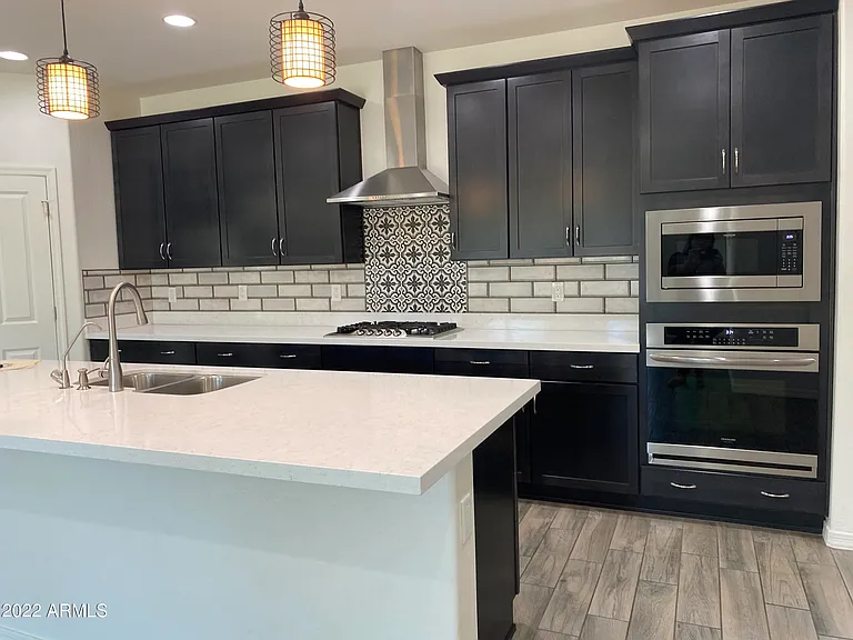 2119 W Betty Elyse Ln — Photo 10