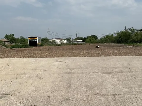 1910 Lewis St, Eagle Pass, TX 78852