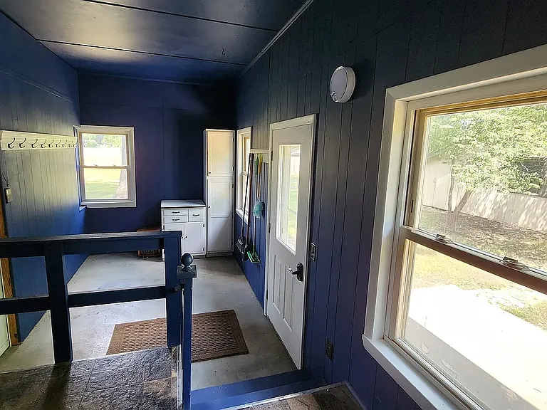 301 Grove St — Photo 18