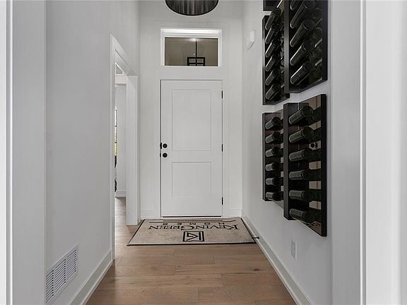 3rd image of 9736 N Montclair Ave