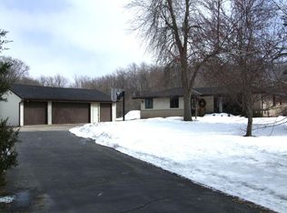 W292N5710 Dorn Rd, Hartland, WI 53029