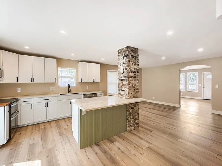 707 S Royer St — Photo 11