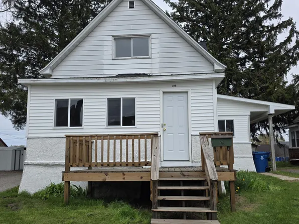 210 E Church St, Hart, MI 49420