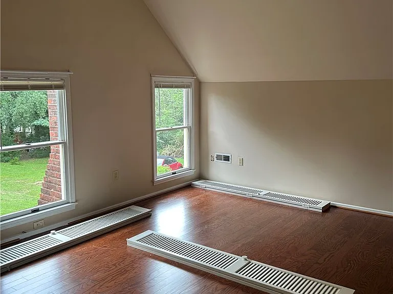 110 N Broad St — Photo 24