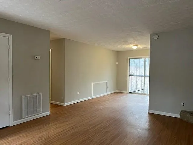 818 Greenhedge Dr — Photo 9