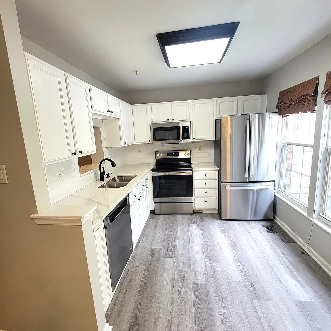3 bed, 3.5 bath, 1540 sqft, $3,000 — Photo 4