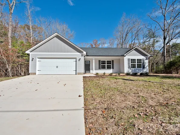 872 Roxboro Dr, Mount Gilead, NC 27306