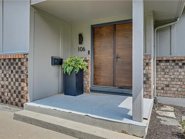 106 E 104th St, Kansas City, MO 64131