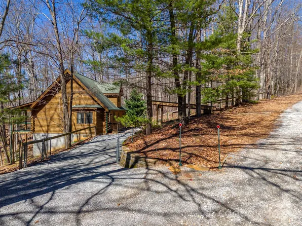 1150 Mountain Lakes Dr, Tryon, NC 28782