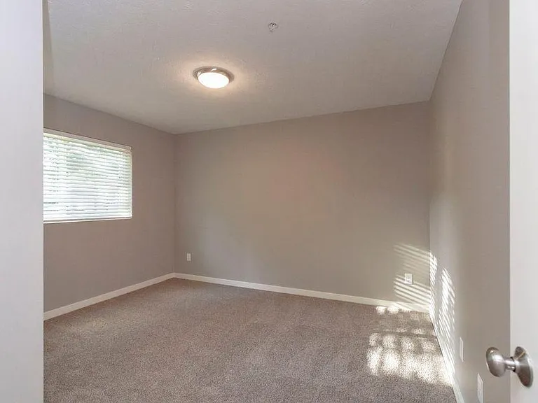 2410 Lynn St #3 — Photo 10