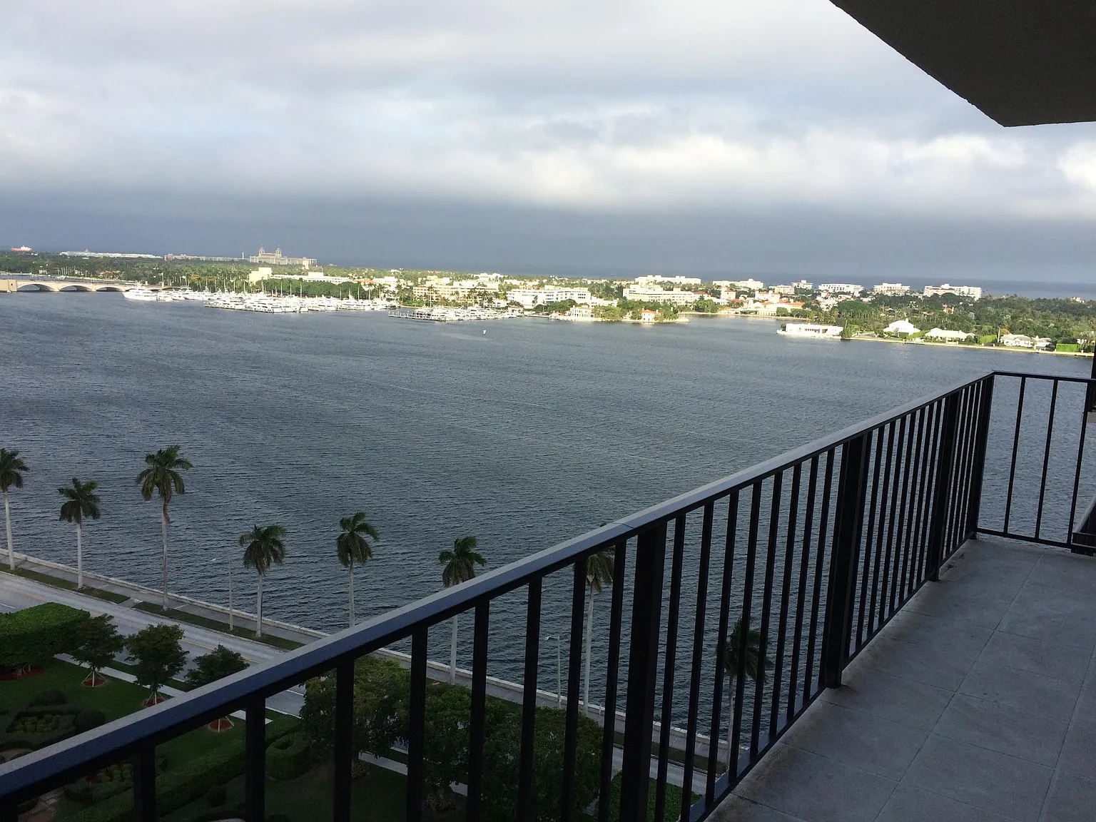 2 bed, 2.0 bath, 1348 sqft, $3,900 — Photo 2