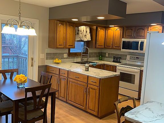 4th image of 1700 Urbana Ln