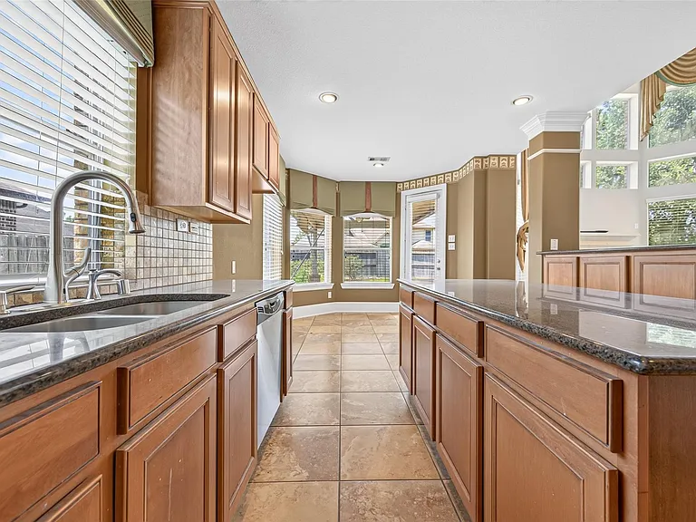 9735 Lansing Meadows Dr — Photo 18