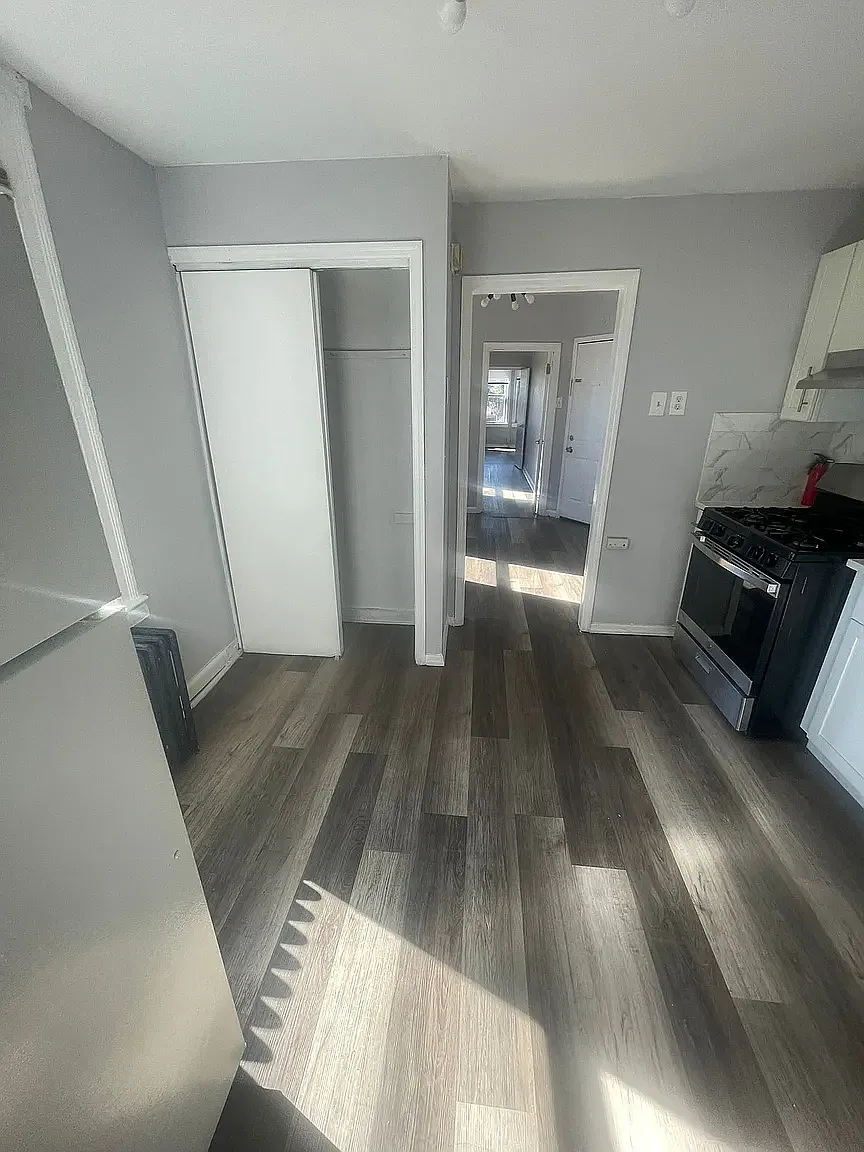 2 bed, 800 sqft, $2,099 — Photo 3
