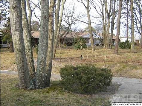 3rd image of 909B Dumbarton Dr