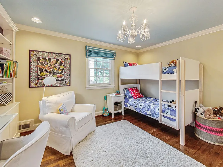 4831 Calvert St NW — Photo 29