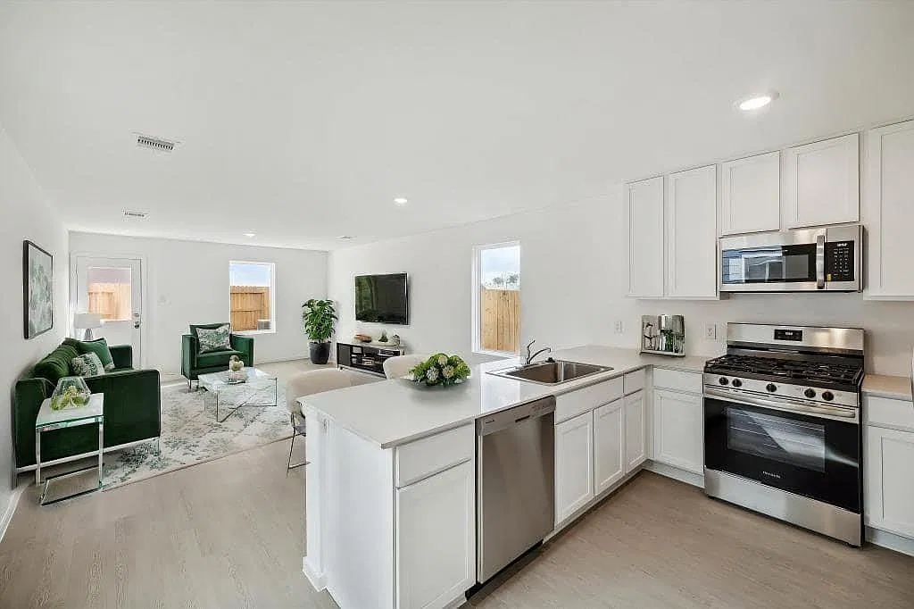 4 bed, 2.5 bath, 1535 sqft, $1,750 — Photo 1