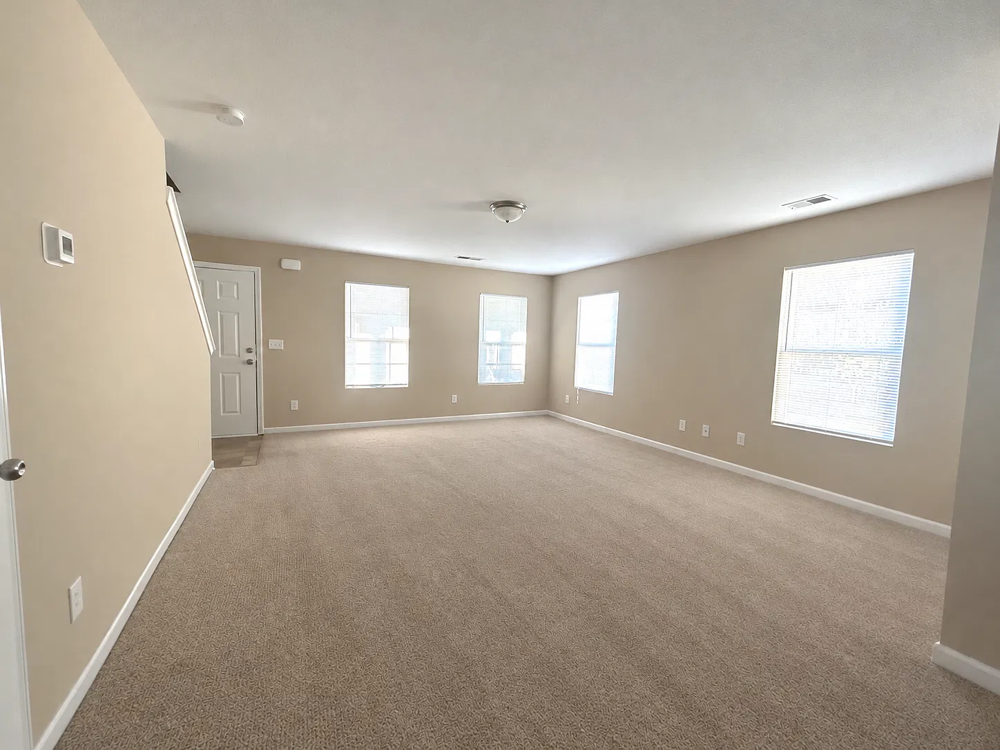 3 bed, 2.5 bath, 1478 sqft, $1,500 — Photo 2