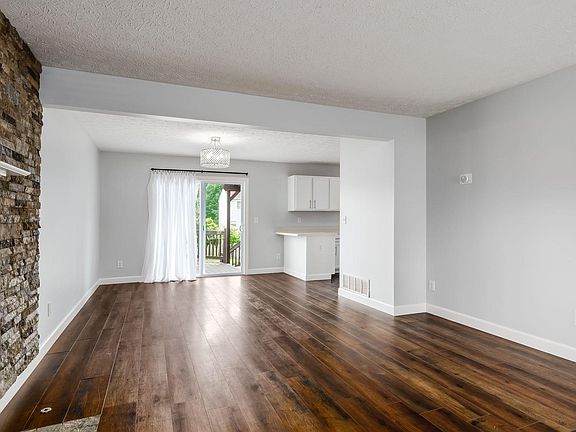 5th image of 9061 Longstone Dr