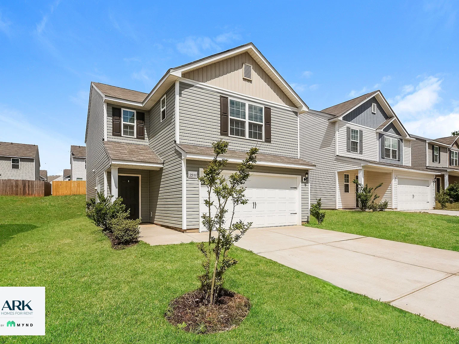 3 bed, 2.5 bath, 1679 sqft, $1,695 — Photo 2