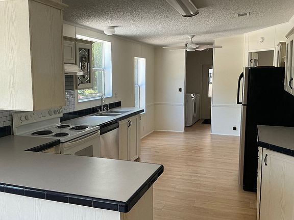2nd image of 426 SW Jodi Ct