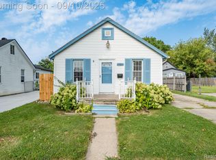 27823 Lasslett St, Roseville, MI 48066