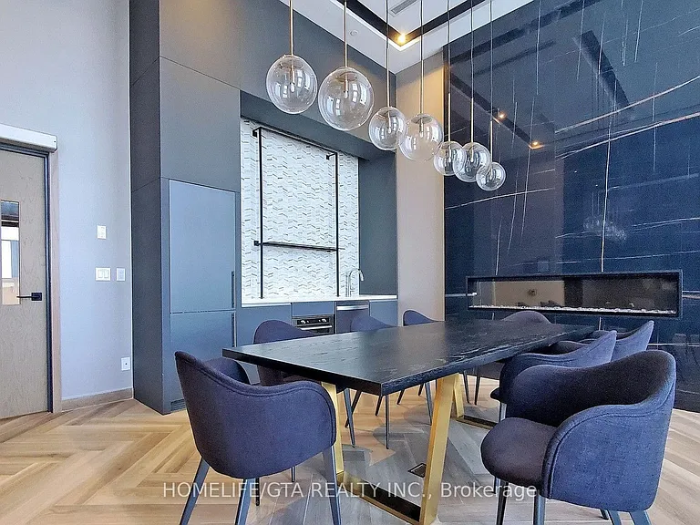 225 Village Green Sq #601 — Photo 28
